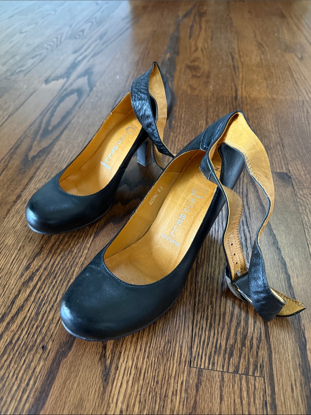 Jeffrey Campbell Women’s 6 Black Leather Twist Ankle-Strap Pumps